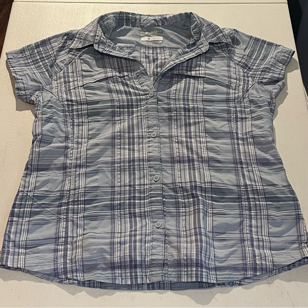 Columbia Omni-Shade Men’s Fishing Shirt Blue White Short Sleeve, Size Large